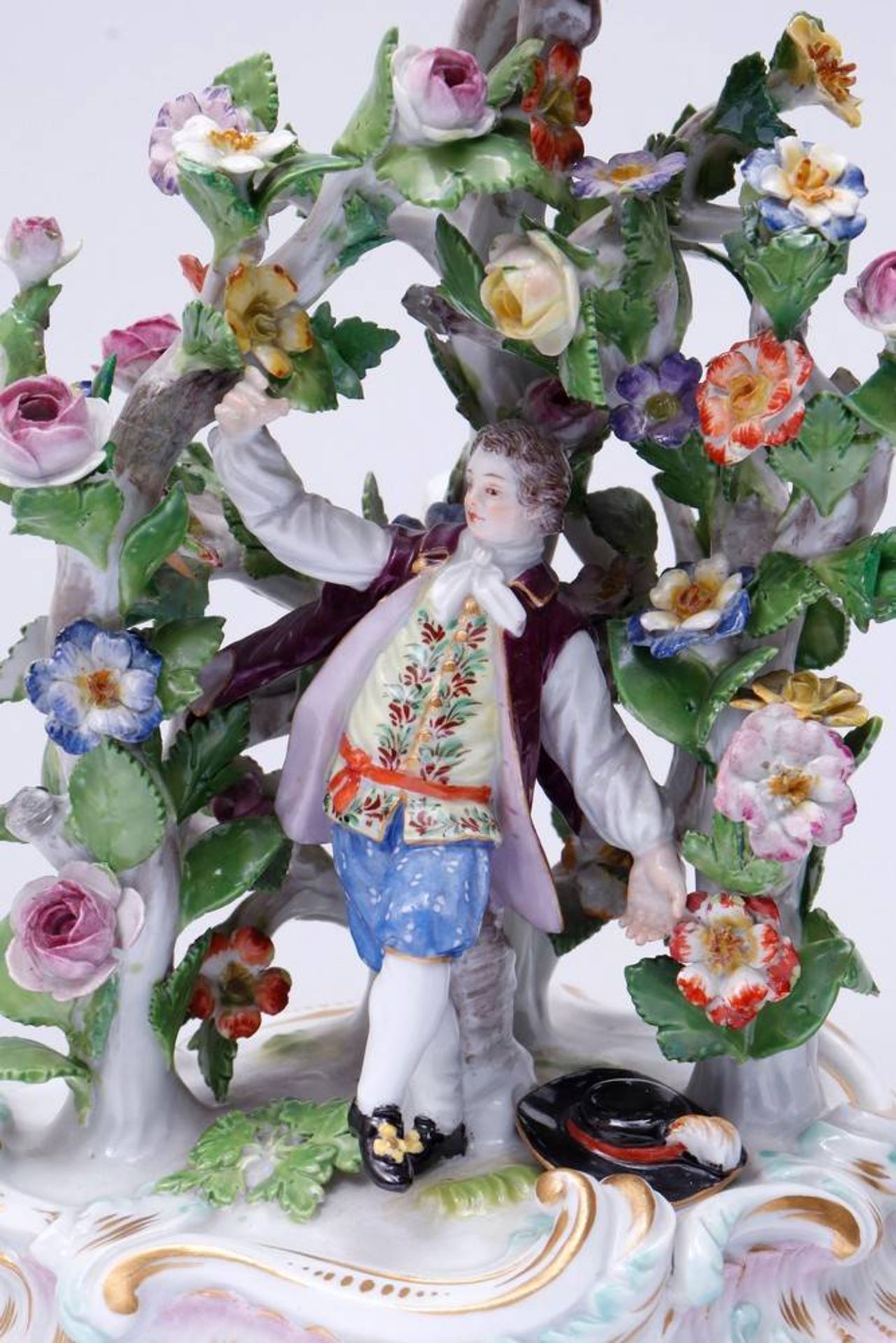 Figural Candlestick Meissen, ca. 1900, dancing man between flowering shrubs, porcelain, painted in - Bild 2 aus 7