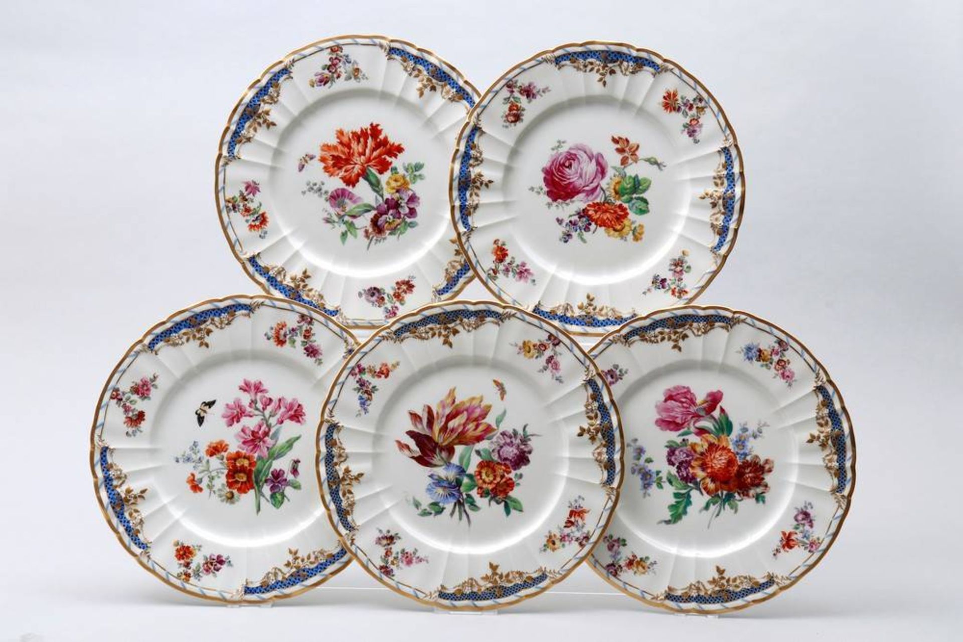 5 service plates design ca. 1770, Friedrich Elias Meier for KPM-Berlin, form "Rocaille", Decor "