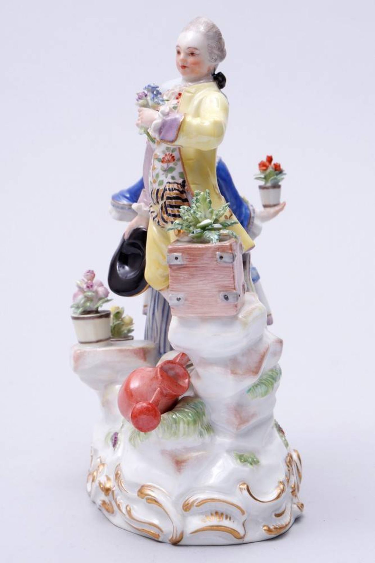 Gardener Group Meissen, 1st half 20th C., design Michel Victor Acier, standing gardeners with flower - Bild 4 aus 6