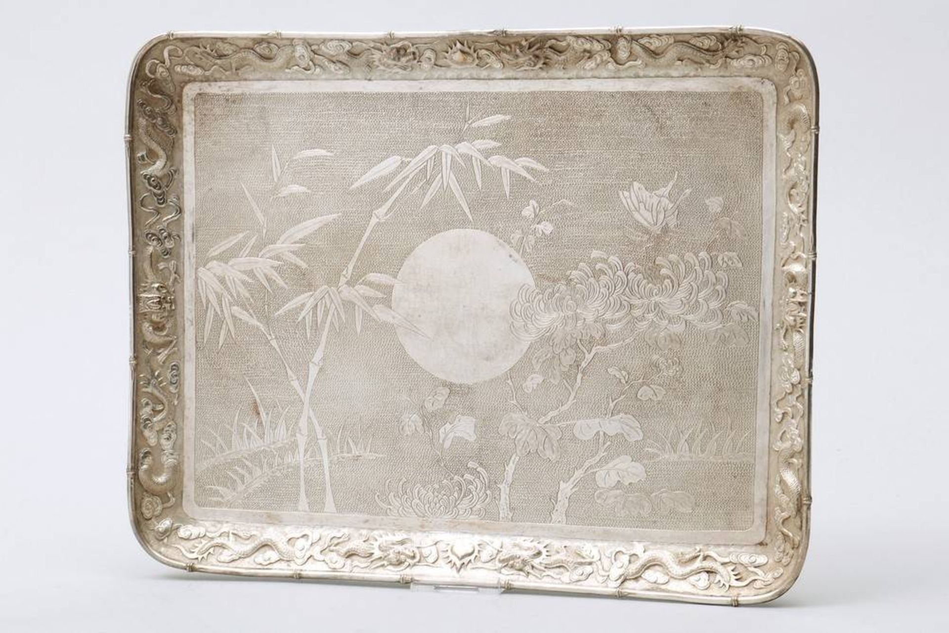 Tray silver, Leun Hing, Shanghai, ca, 1910, bamboo-, peony- and butterfly decoration, framed by