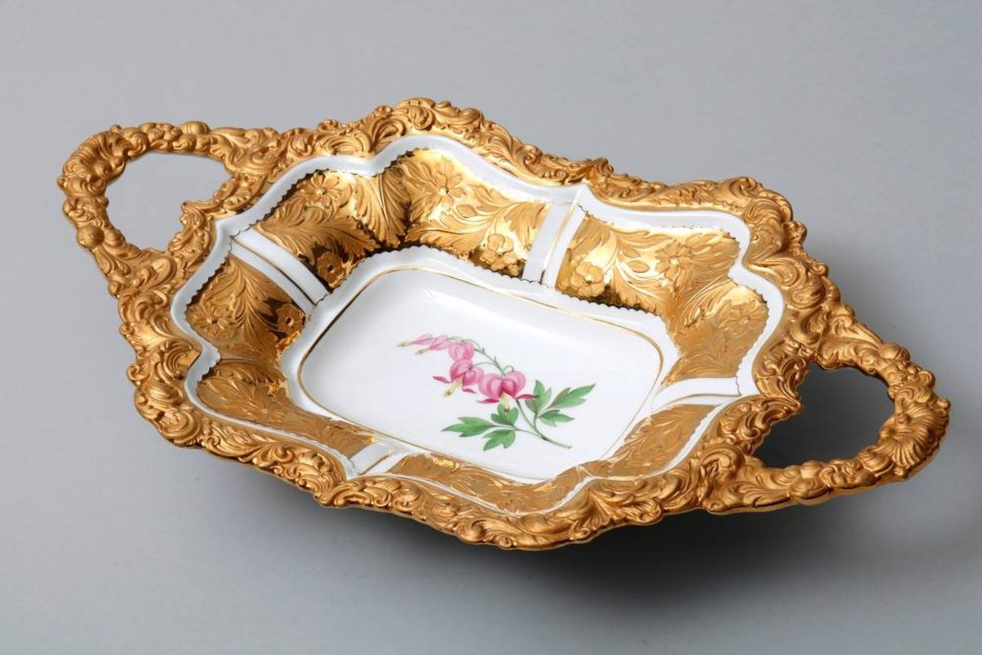 Dish Meissen, 1924-1934 (Pfeiffer period), floral and gilt decoration, porcelain, painted in