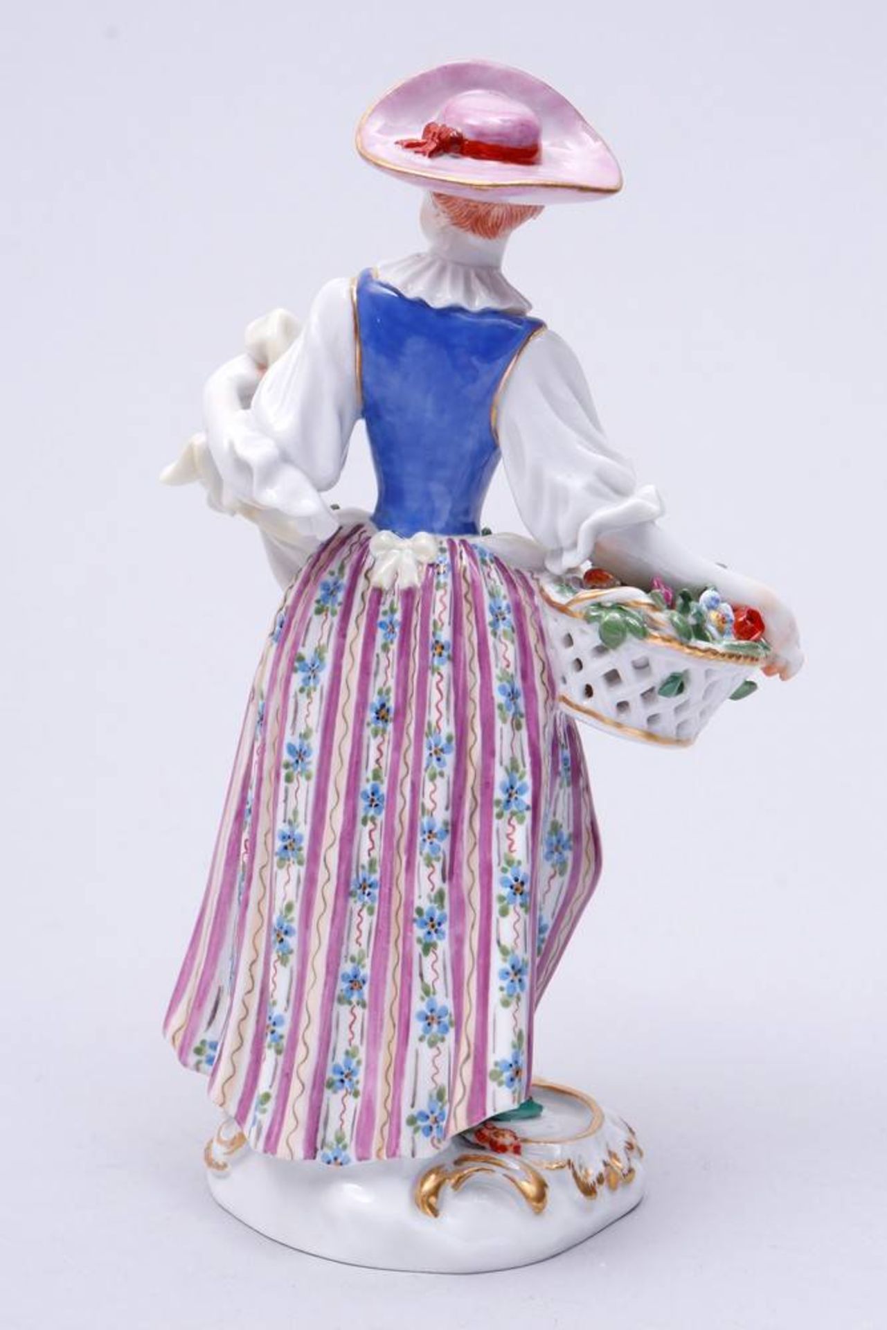 Female Gardener with Basket Meissen, 2nd half 20th C., design Johann Joachim Kaendler, standing - Bild 3 aus 6