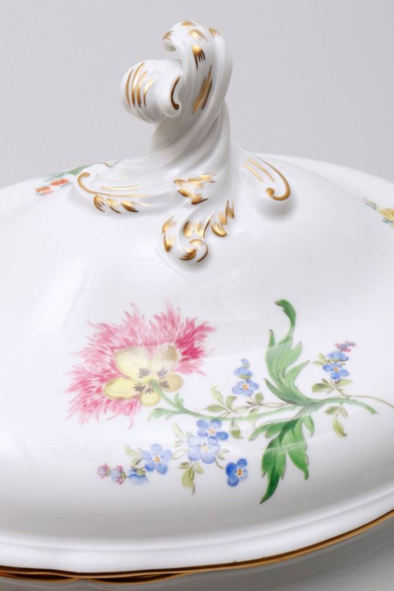 Large terrine Meissen, 2nd half 20th C., form "Neuer Ausschnitt", decor "Deutsche Blume", porcelain, - Bild 2 aus 7