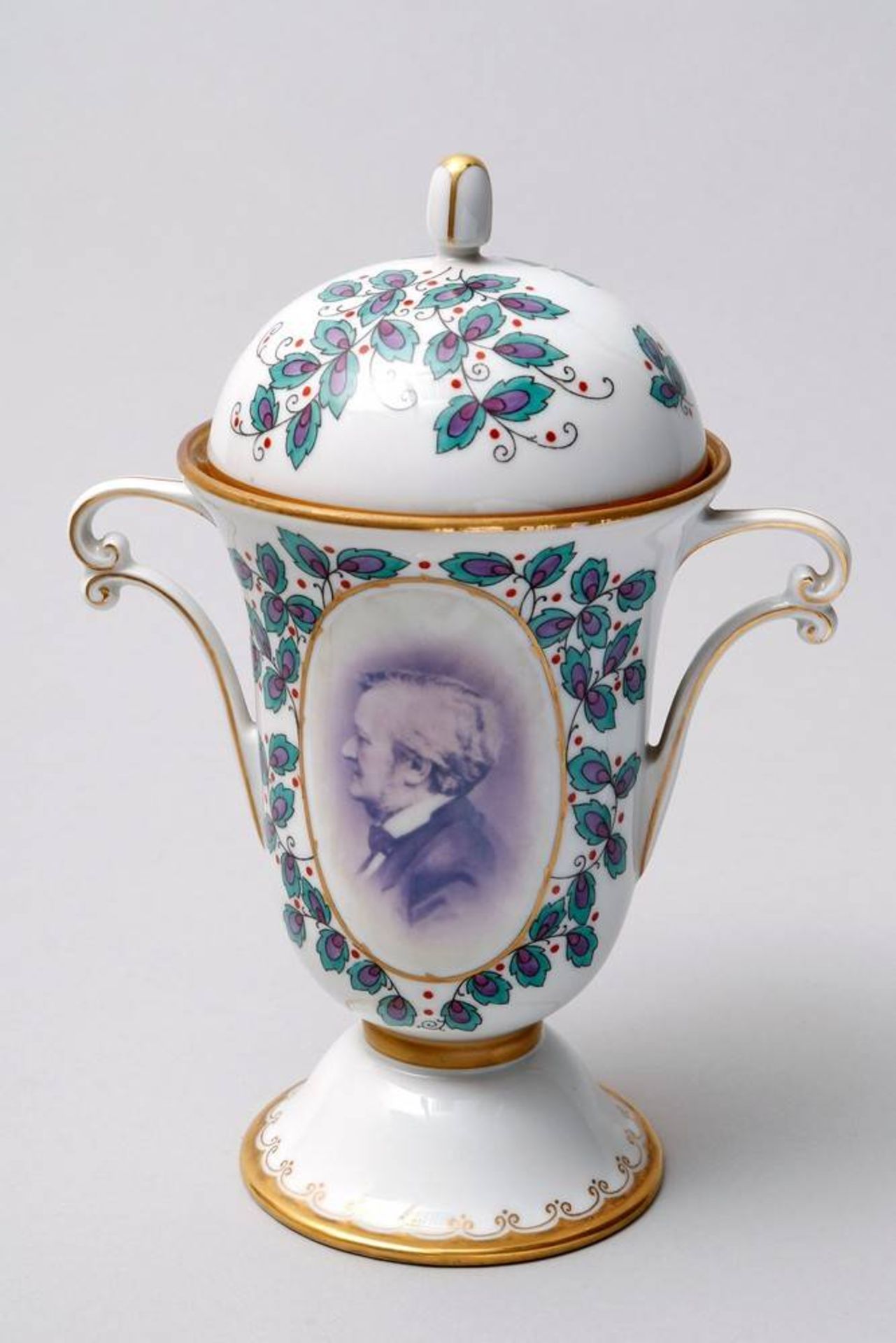 Art Nouveau vase and box german, ca. 1900/20, porcelain, painted in colours, vase with portrait of - Bild 3 aus 8