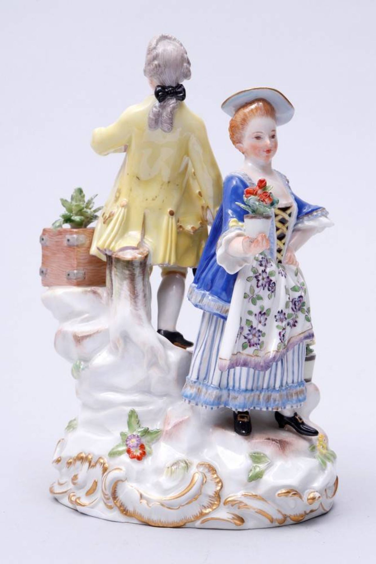 Gardener Group Meissen, 1st half 20th C., design Michel Victor Acier, standing gardeners with flower - Bild 2 aus 6