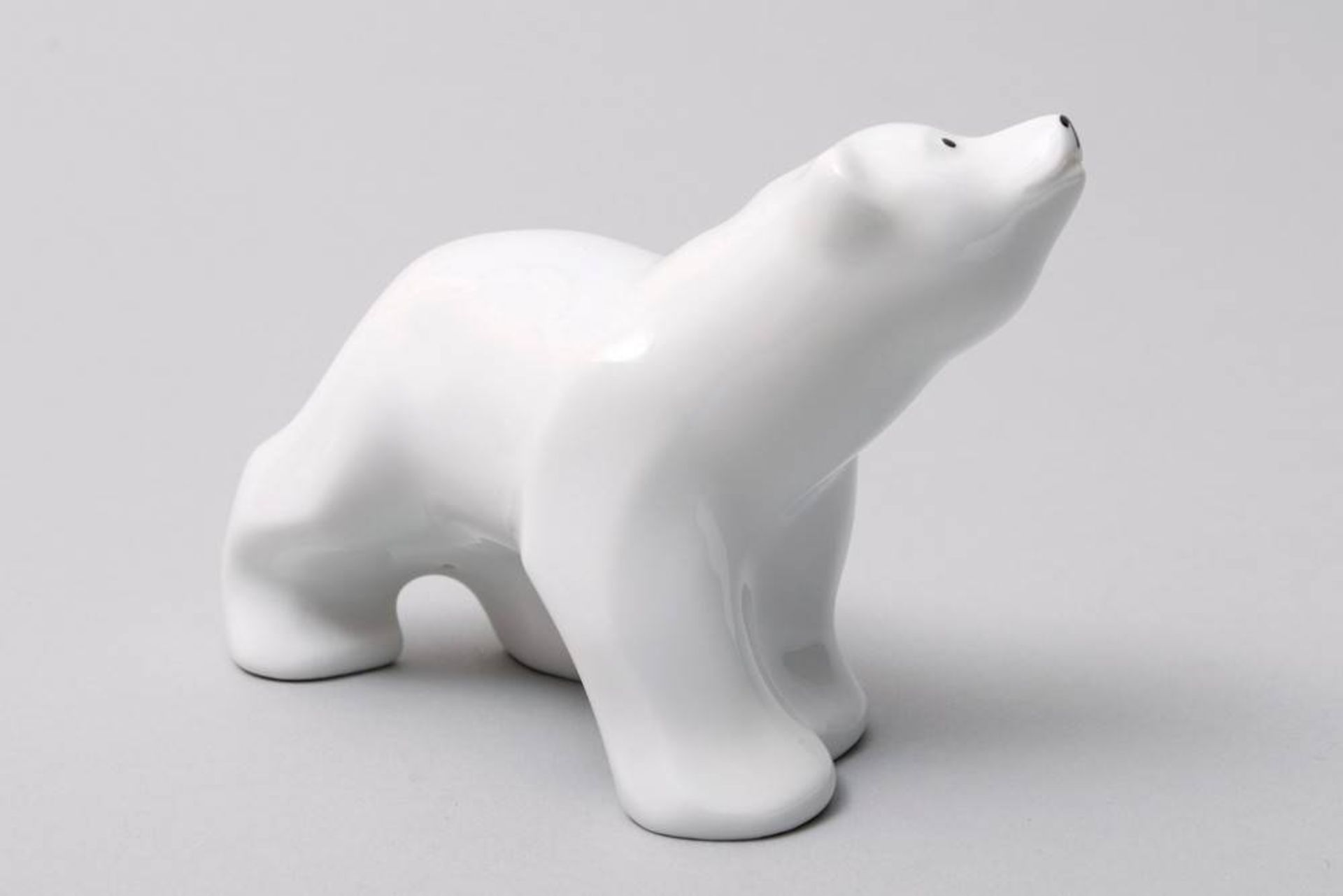 2 Bears KPM-Berlin, 20th C., 1x seated bear, 1x polar bear, porcelain, sceptre mark, H: 8-10cm, 1 - Bild 4 aus 5