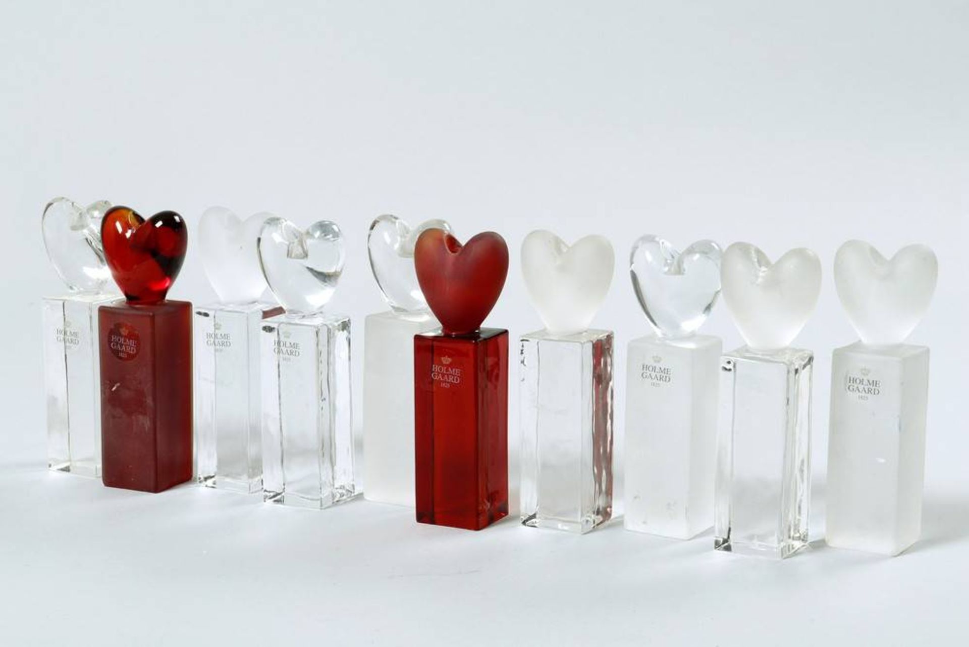 10 Candle Holders Holmegaard, 20th C., heart shaped, clear and red frosted glass, H: 13cm, signs - Bild 2 aus 4