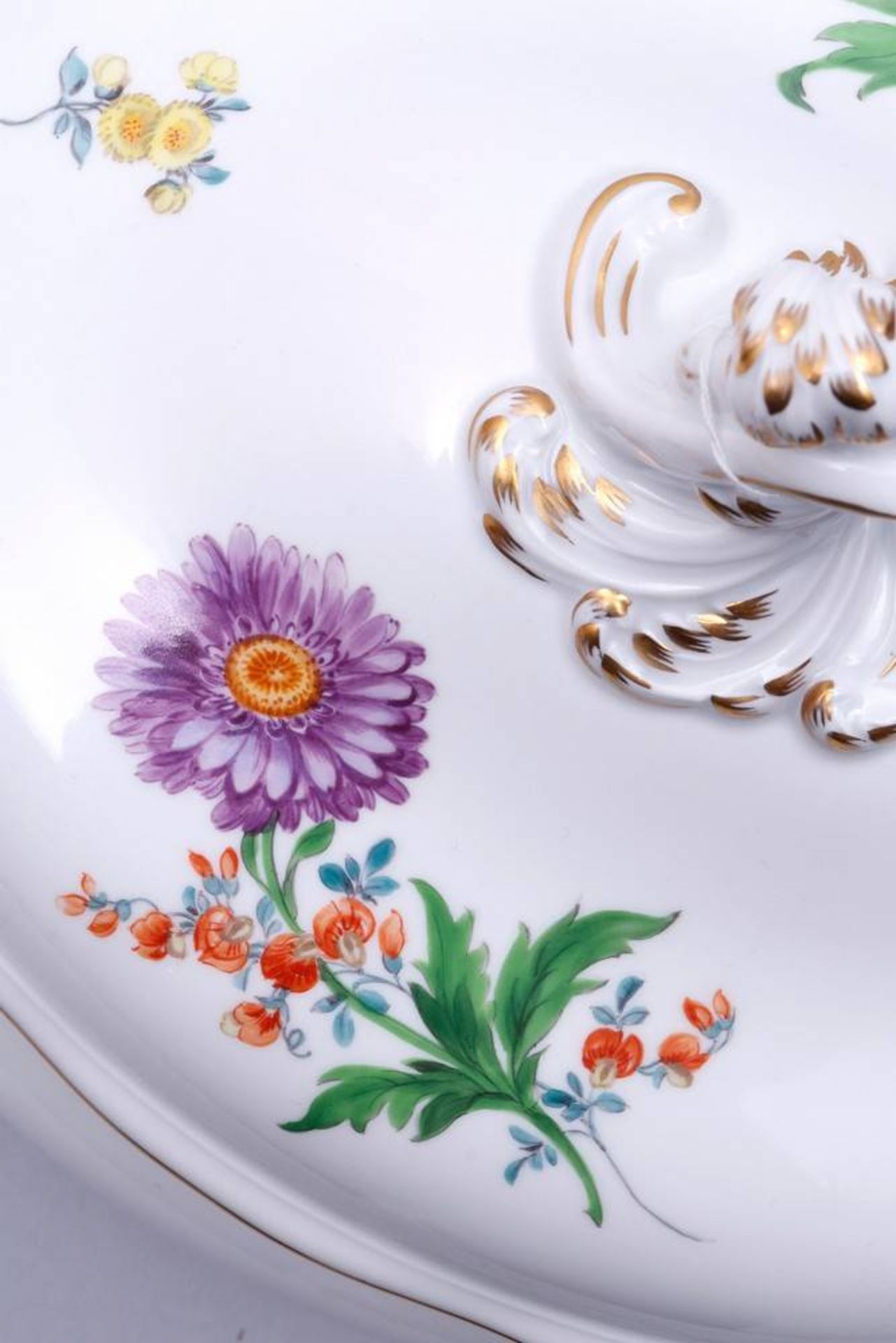 Large terrine Meissen, 2nd half 20th C., form "Neuer Ausschnitt", decor "Deutsche Blume", porcelain, - Bild 7 aus 7