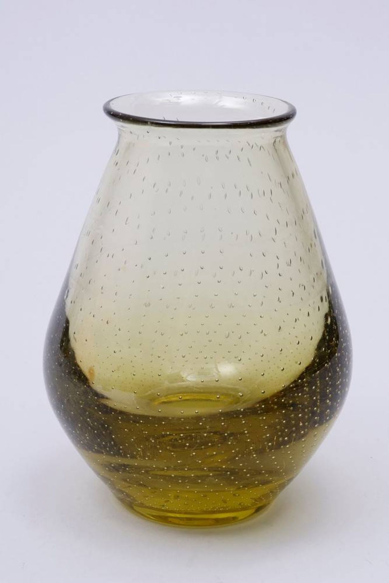 2 Vases german, mid 20th C., 1x WMF Ikora, 1x ovoid shape with bubble inclusions, glass, H: 7- - Bild 2 aus 3