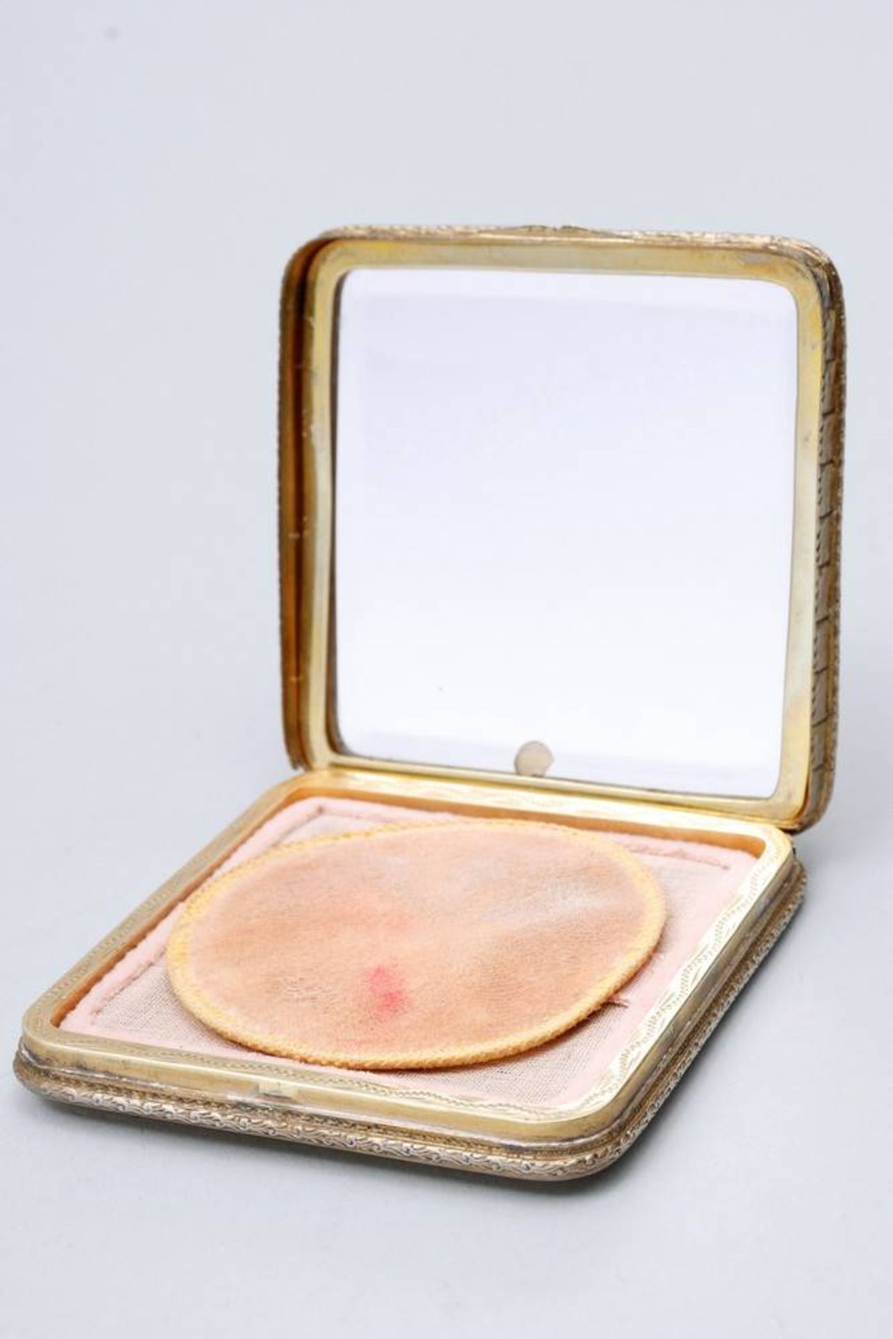 Art-Deco Powder Compact silver, 800, partially gilt, Italy, ca. 1930/40, lid and base clad with