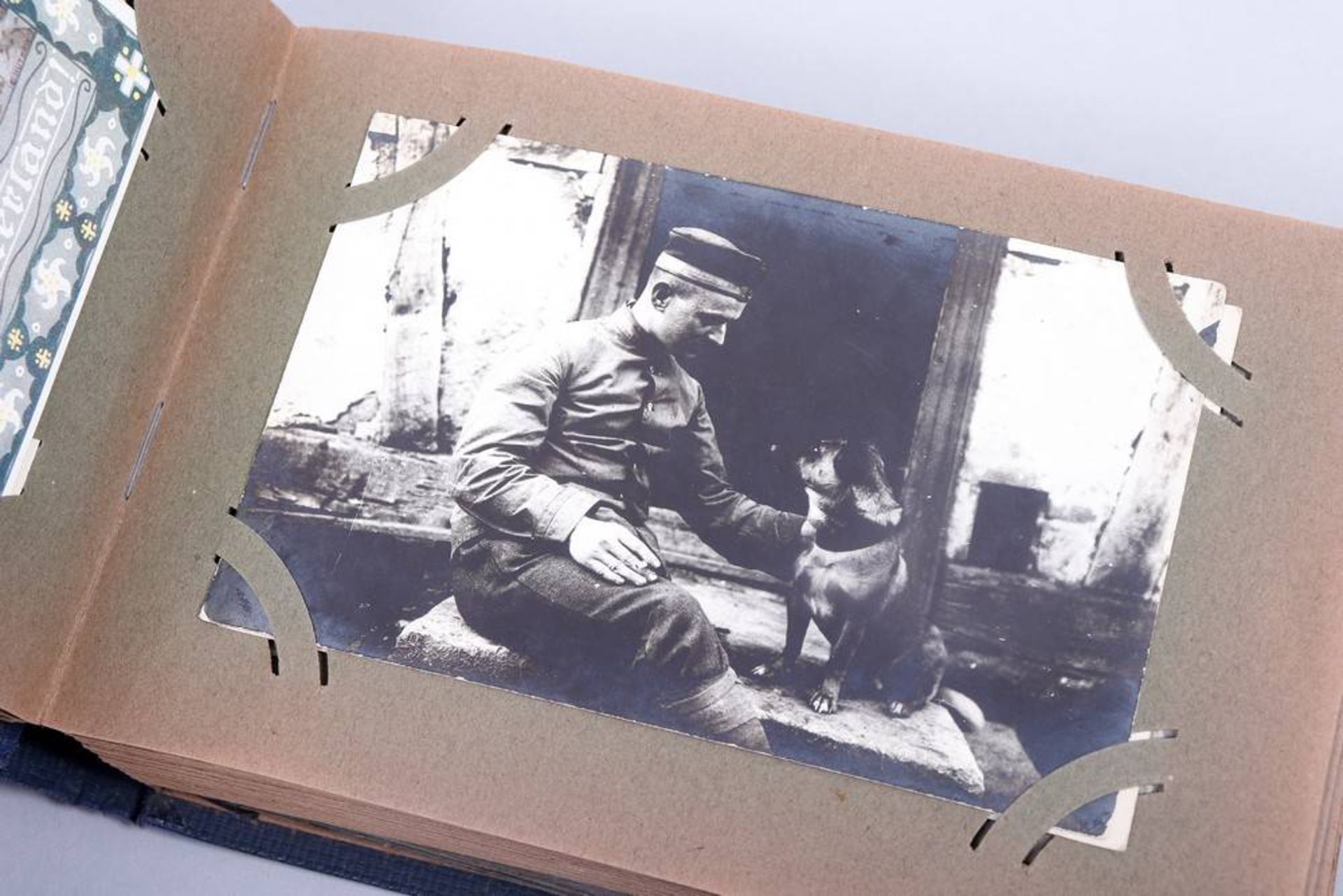 Fotoalbum 1. Weltkrieg mit ca. 138 militärischen Postkarten, Postkarten teilweise gelaufen, - Bild 3 aus 8