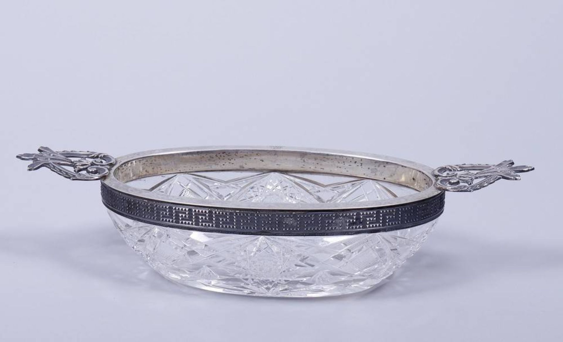 Schale, Glas/Silber, 84 Zolotnik, Russland, um 1920 ovaler Korpus mit Stab- und Sternschliff,