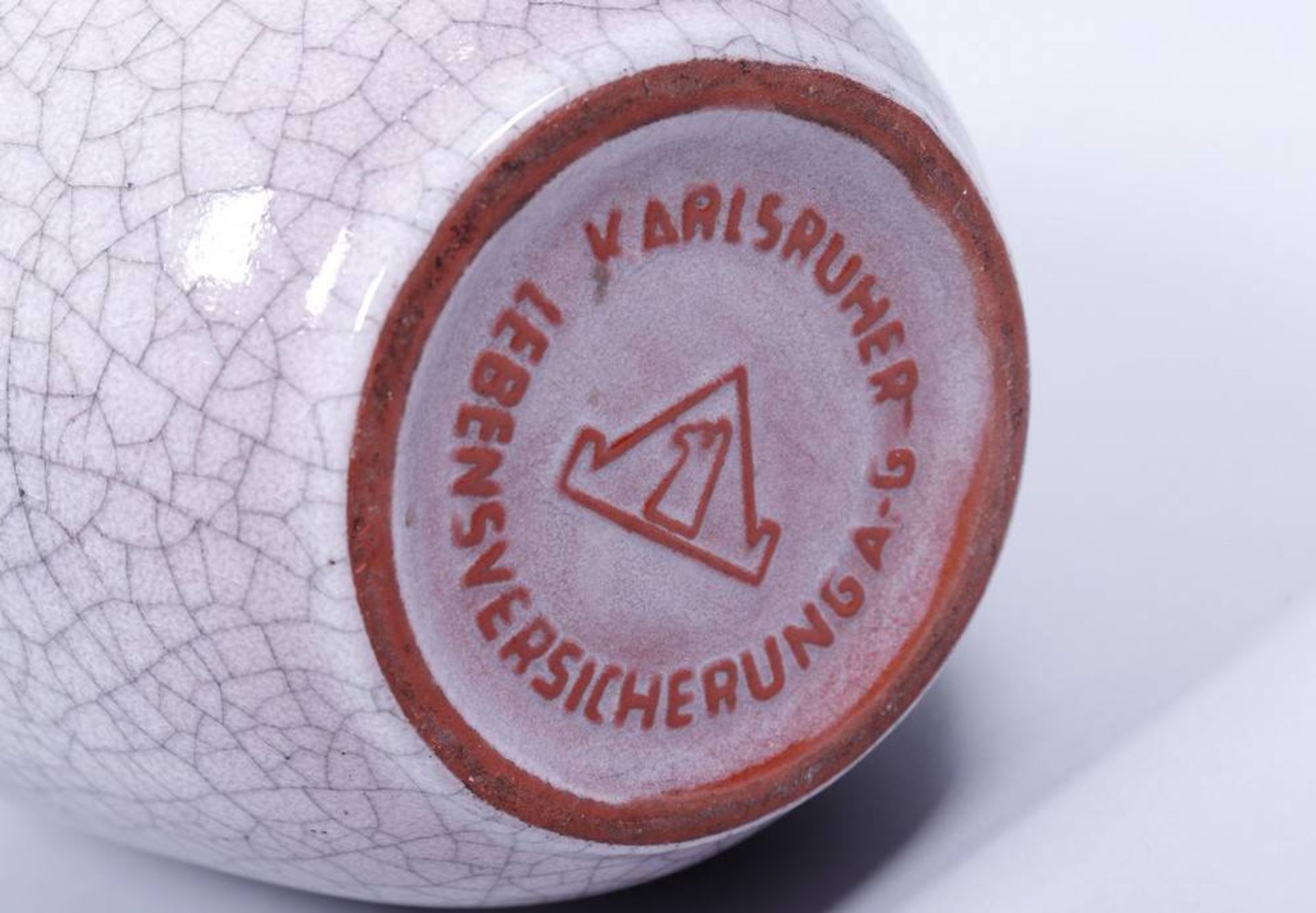 2 Krüge, Karlsruher Majolika u.a., um 1960/70 1x hochgebauchter Krug, Entwurf Fridegard Glatzle, - Image 3 of 5