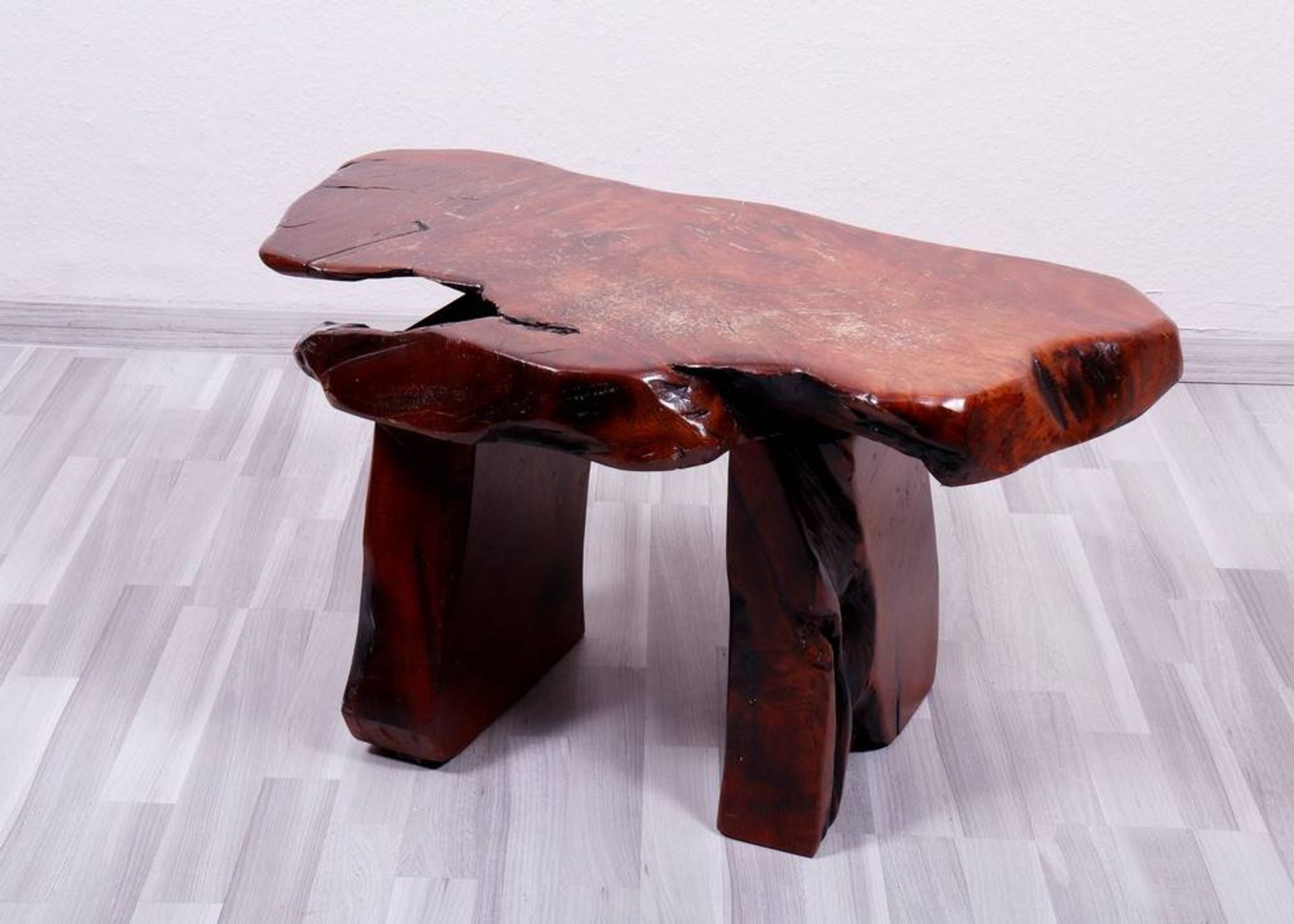 Beistelltisch wohl USA, 20. Jhdt., Redwood, HxBxT ca. 44x78x50cmOccasional Table poss. USA, 20th C.,