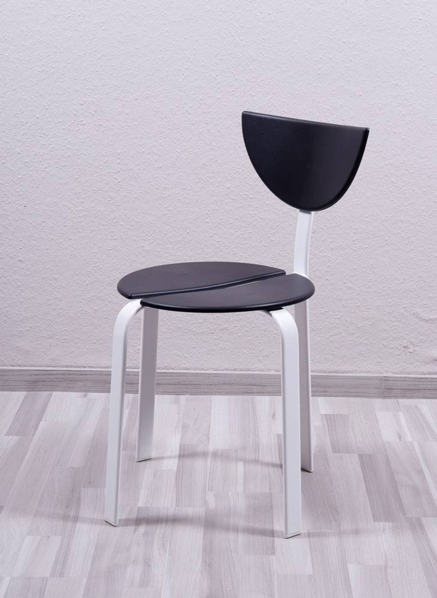 Stuhl, BKS, Dänemark, 2. Hälfte 20.Jh. weißes Gestell mit schwarzer Sitzfläche und Rückenlehne,