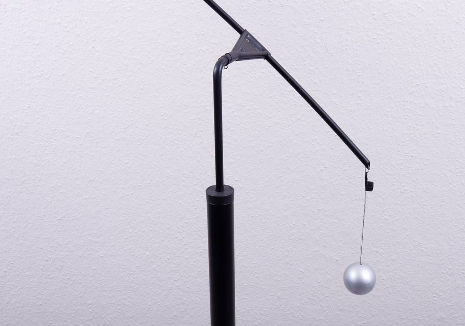 Stehlampe, Entwurf Carlo Forcolini für Artemide, um 1980/89 Modell "Nestore Lettura", Metall/ - Bild 2 aus 2