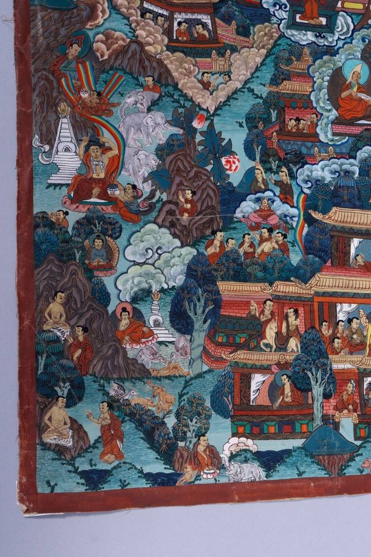 Großes Thangka, wohl Nepal/Tibet, 1. H. 20.Jh. im Zentralfeld sitzender Buddha, umgeben von - Image 3 of 7