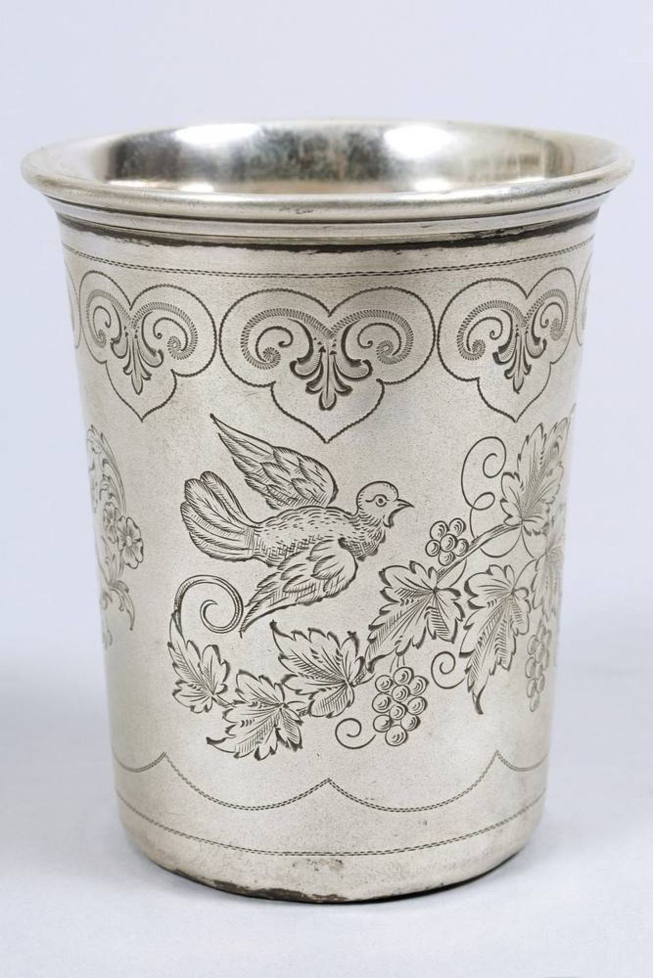 Becher, Silber, wohl Gottfried Erhard Dehio, Reval, 1. Hälfte 19.Jh. zylindrische, konische Form, - Bild 3 aus 4