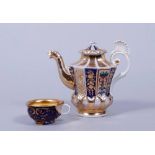 Kaffeekanne und Tasse, Safronow, Russland, um 1830/50 partiell godronierter, oberhalb facettierter