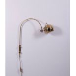 Wand-Bogenlampe, GEPO, Holland, um 1970 schlanker, gebogener Arm mit ringförmiger Halterung,