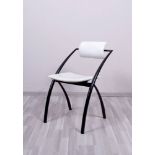 Stuhl, unbekannter Hersteller, 20.Jh. geschwungenes Rohrgestell, weiß belederte Sitzfläche und