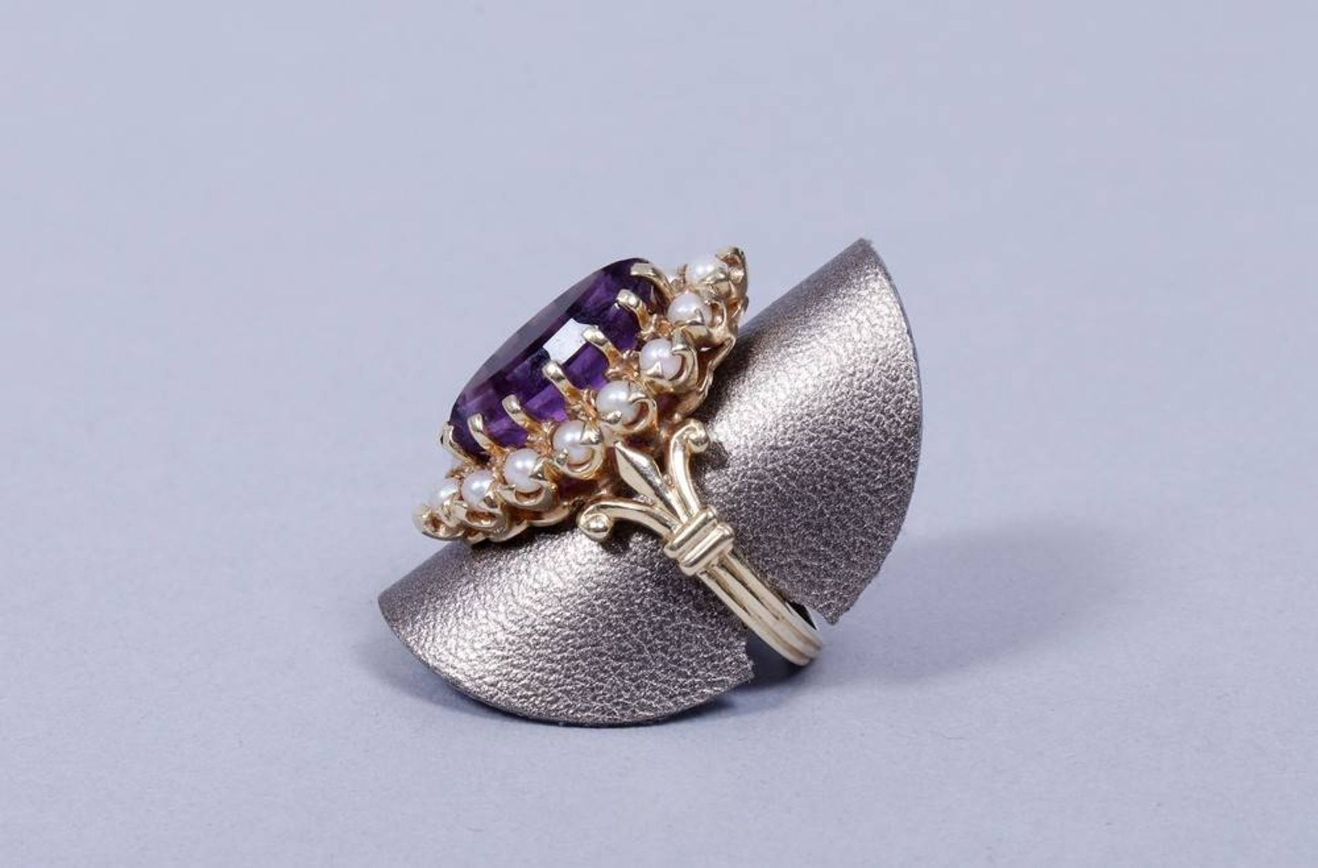 Entourage Ring 585er Gold, Amethyst im Navetteschliff, Saatperleinfassung, 7,0 Gramm, RG 55 - Image 2 of 5