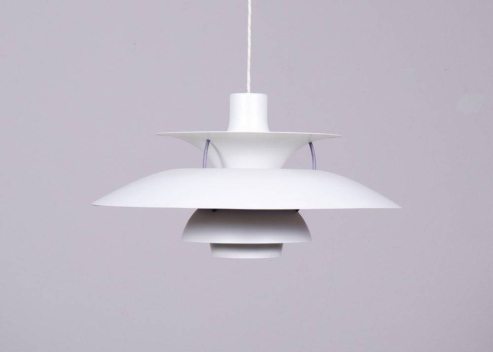 Deckenlampe, Entwurf Poul Hennigsen für Louis Poulsen, 20.Jh. Modell "PH5", weiße Ausführung mit
