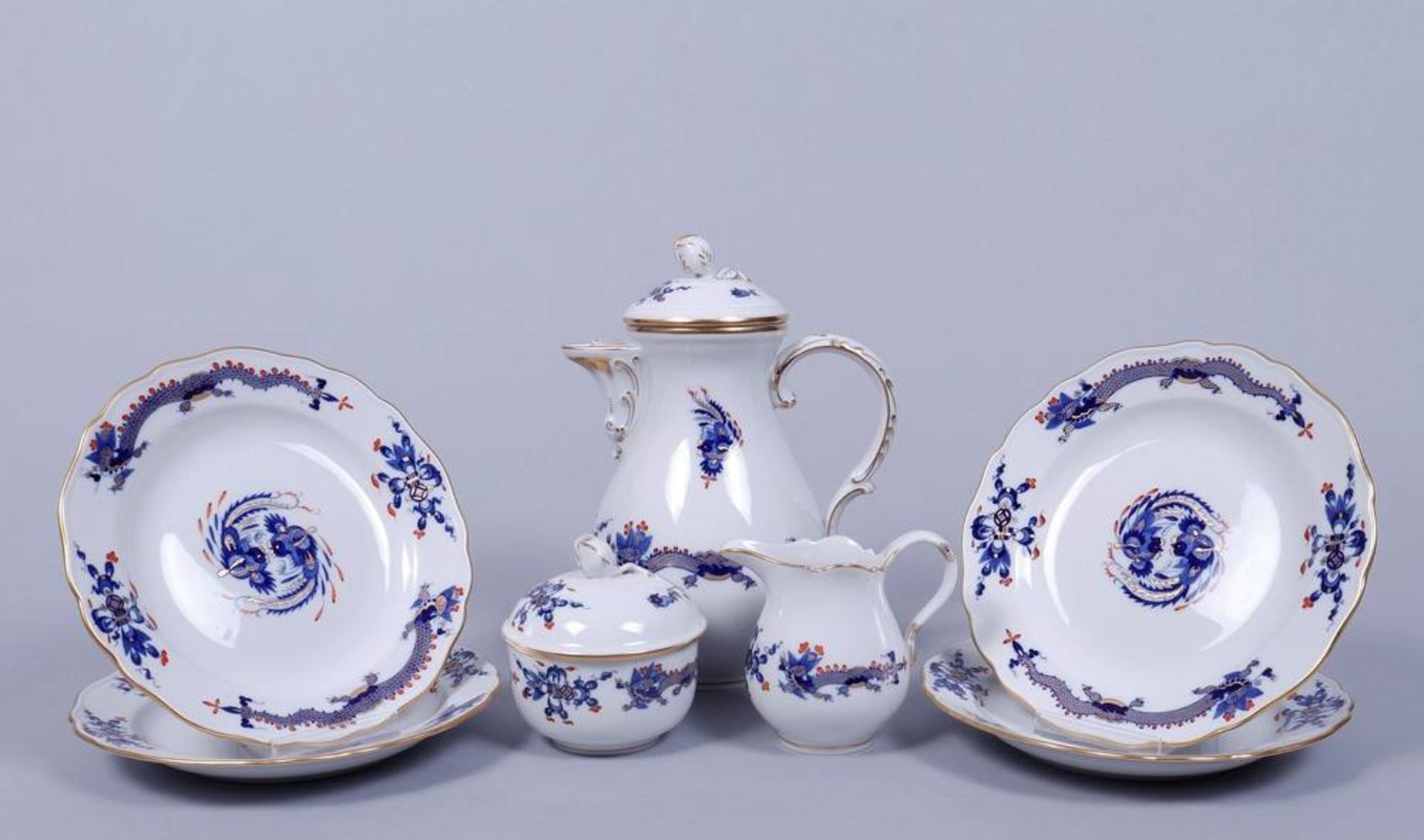 Kleines Kaffeeservice, Meissen, 20.Jh., Dekor "reicher blauer Drache", 16-tlg. Porzellan, polychrom - Bild 3 aus 8