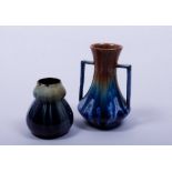 2 Jugendstil-Vasen, wohl deutsch, um 1900, im Stile Mutz Keramik, braun/blauer bzw. grün/blauer