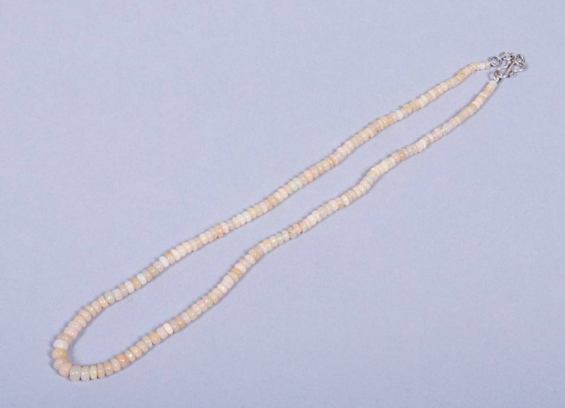 Halskette, graduierte Opalscheiben auf Silberdraht ca. 10,2 Gramm, Länge ca. 49cm Necklace, - Bild 2 aus 3