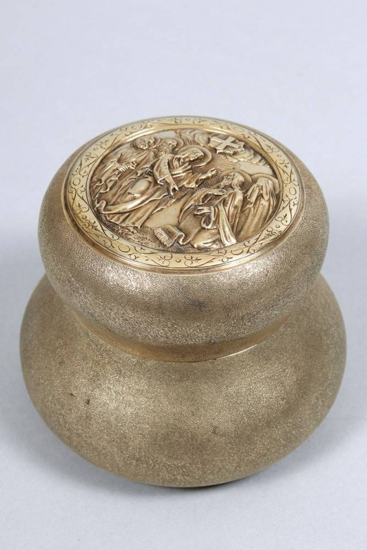 Oblatendose, Silber, 84 Zolotnik, vergoldet, Sazikov, Moskau, um 1870/80 kalebassenförmiger Korpus