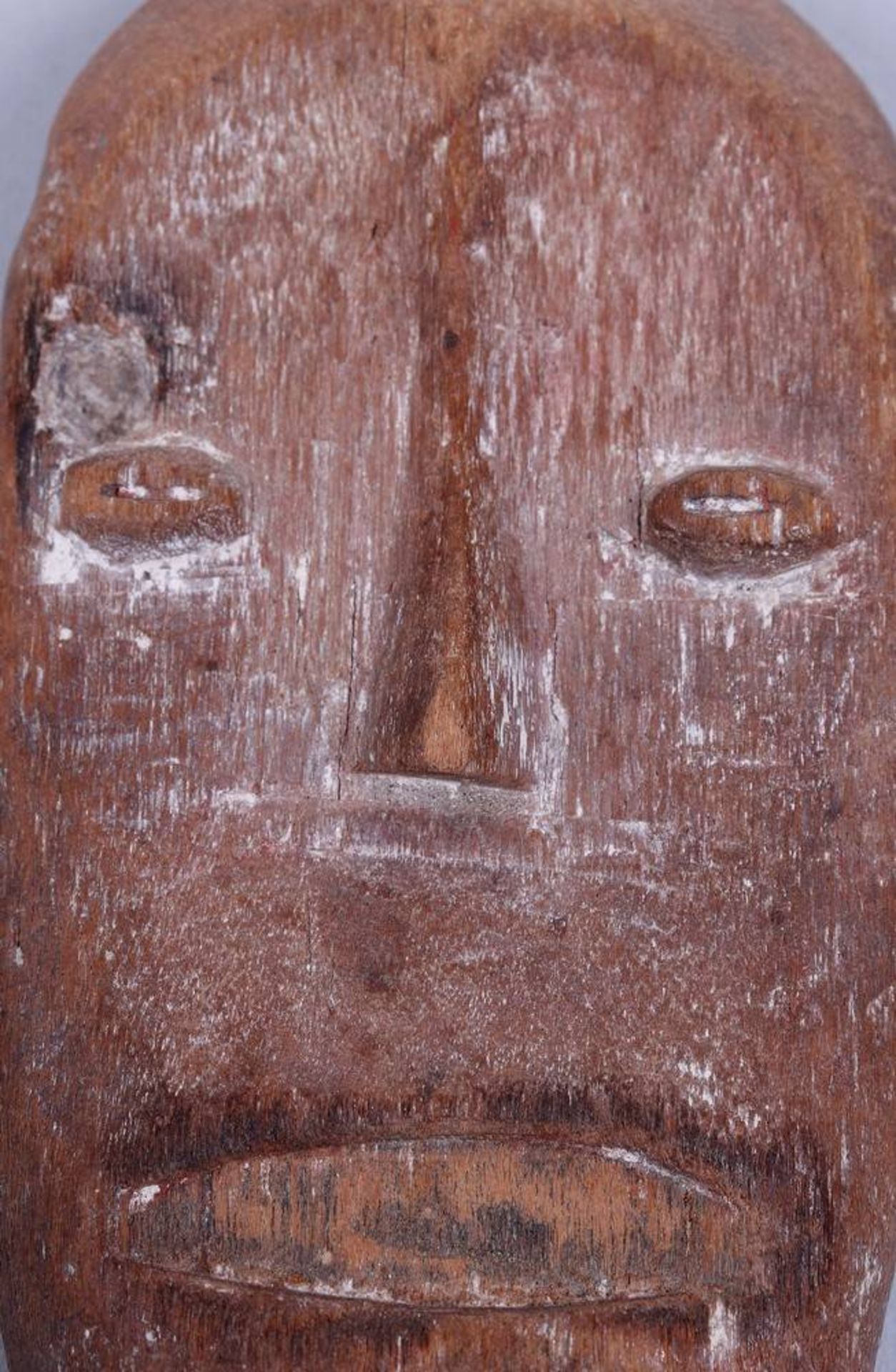 Passport-Maske, Afrika Holz, kalkige Reste, ovoide Form, von der Stirn gezogene lange, schmale - Bild 3 aus 3