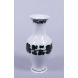 Vase, Meissen, 20.Jh., Weinlaubdekor