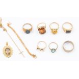 A collection of 9ct gold rings comprising stone set types to include citrine, bloodstone, onyx and