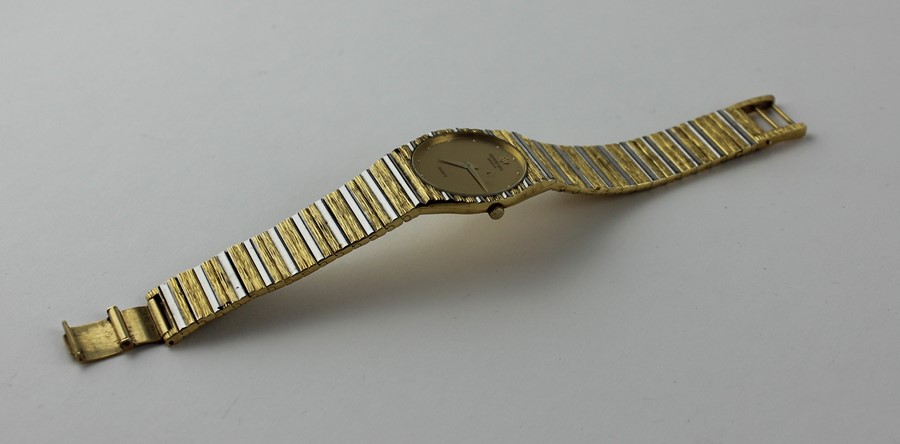 A gold plated Raymond Weil bracelet watch, ref.9042, quartz movement, having signed gold dial with - Image 3 of 6