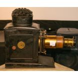 Slide lantern with low intensity arc mechanism Please note: This Lot can only be viewed by