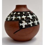 Poole pottery studio Atlantis ovoid posy vase by Jennie Haigh A51, groove decoration with glazed