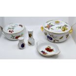 A group of Royal Worcester Evesham pattern dinner wares to include three open serving dishes, two