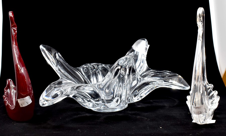 Clear and ruby glass, Whitefriar's swans, white French art glass bowl