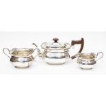 Tea service, Edwardian, Sheffield 1926 Martin Hall & Co Ltd, approx gross 35.72 troy oz (3)