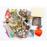 Costume jewellery, various items (one bag)