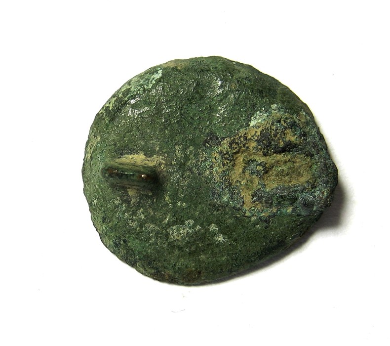 Early Anglo-Saxon Button Brooch, Circa AD 480-550. The brooch is circular in plan, demonstrating a - Image 3 of 3