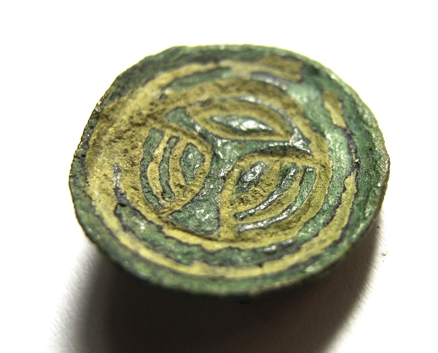 Early Anglo-Saxon Button Brooch, Circa AD 480-550. The brooch is circular in plan, demonstrating a - Image 2 of 3