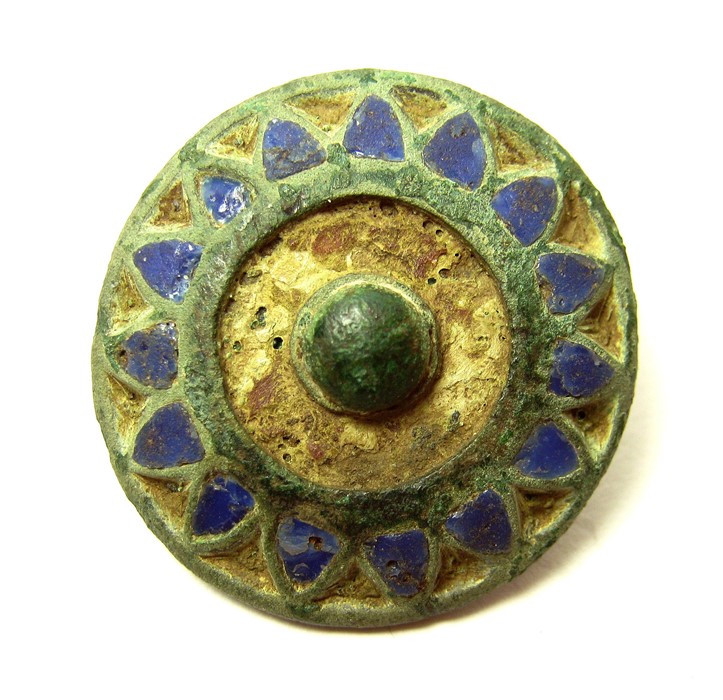 Romano-British enamelled button or fitting A beautifully well preserved piece with most of the - Image 4 of 6
