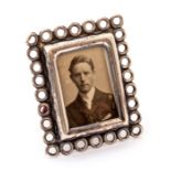 A miniature silver photograph frame, Birmingham 1900, approx 3.7cm x 4.5cm