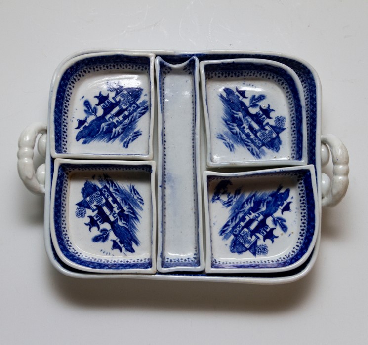 An early nineteenth century Coalport blue and white transfer printed pickle set, circa 1800-10. Each