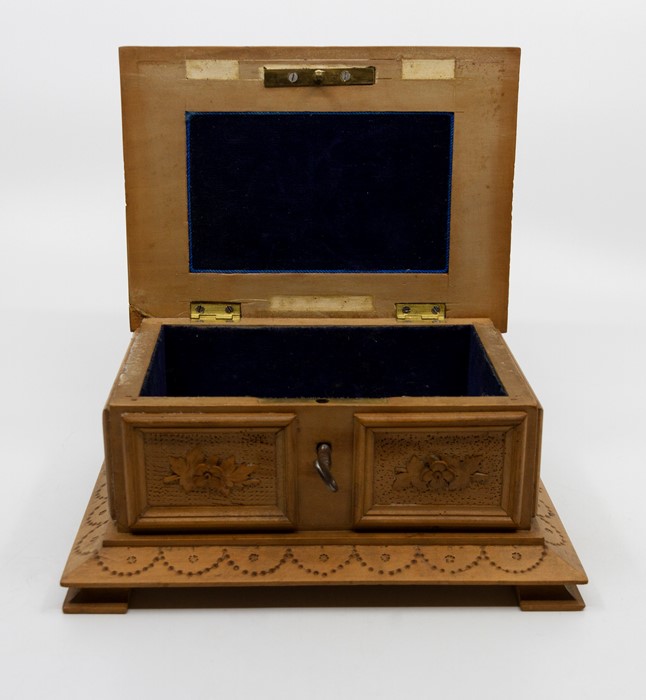 Early 20th Century Tyrol treen, to include jewellery casket, birds finial, interior lined in velvet, - Image 8 of 15