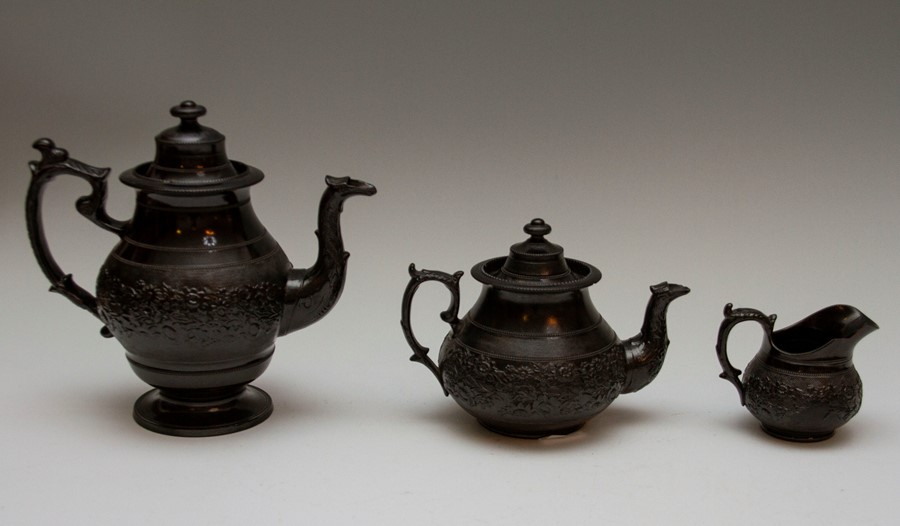 Three pieces of early nineteenth century Jackfield-type wares, circa 1810-30. To include: A low - Image 3 of 5