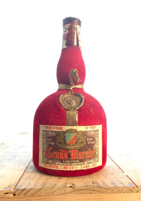 One bottle of Grand Marnier Cordon Rouge Cuvee Special Velours. Bottled: 1980's Bottle Size: 75cl