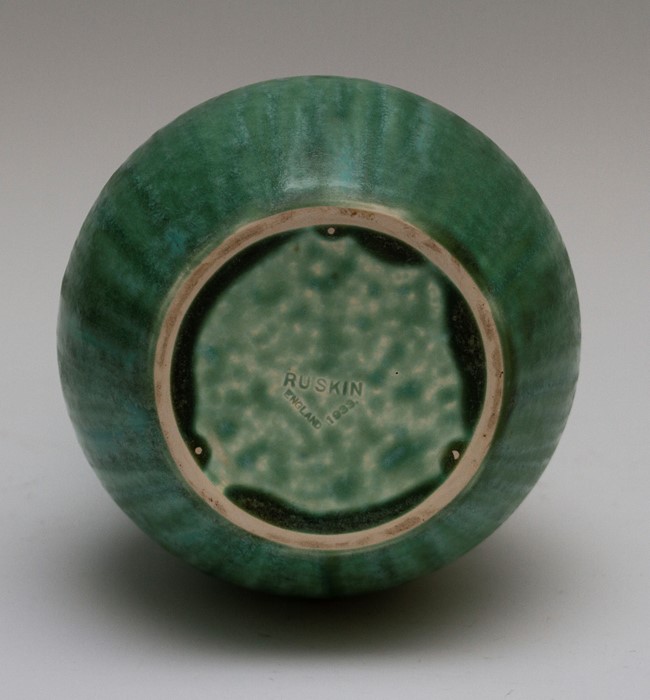 A Ruskin green crystalline glazed baluster vase, impressed marked and dated 1933, height 27cm - Image 4 of 4